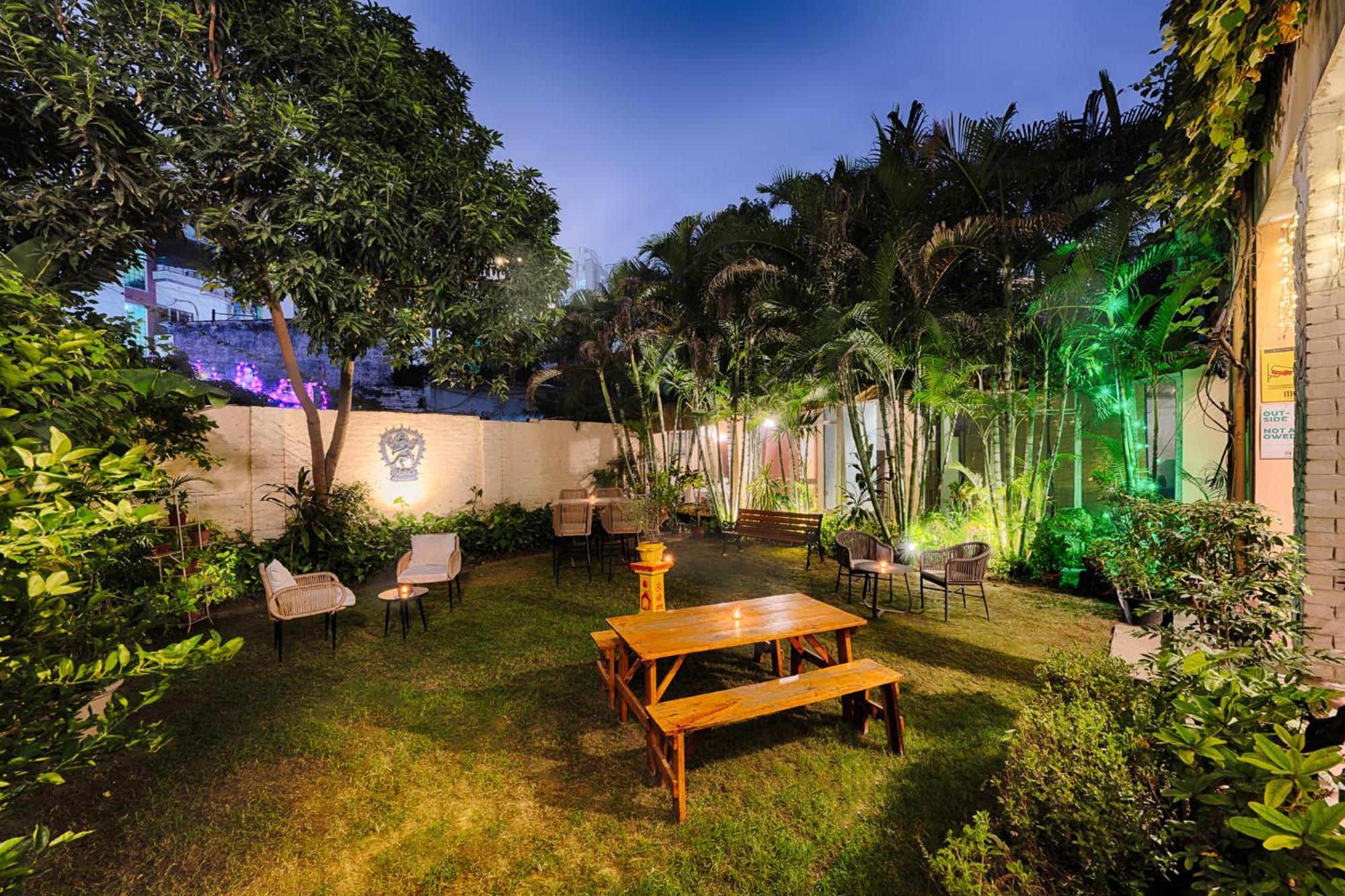 International Travellers' Hostel By Ith Stays Waranasi Zewnętrze zdjęcie