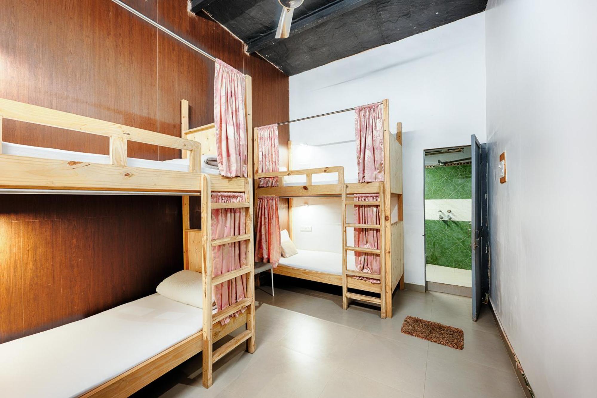 International Travellers' Hostel By Ith Stays Waranasi Pokój zdjęcie